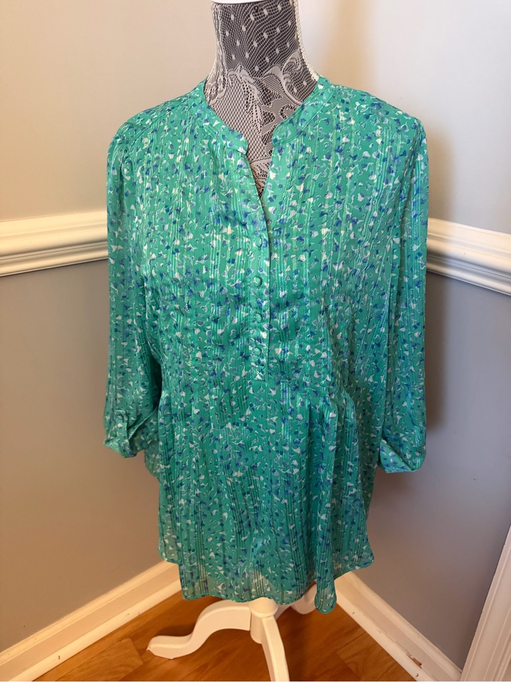 Kim Rogers Teal Green Floral Pintuck Top size Large